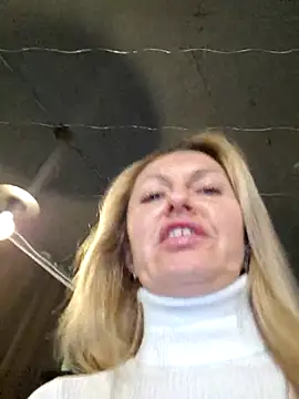 Miss    Mia  online show from October 16, 12:13 pm