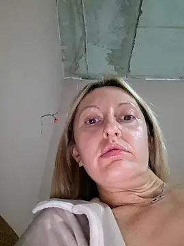 Miss    Mia  online show from October 19, 9:12 am