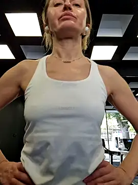 Miss    Mia  online show from November 17, 11:25 am