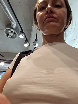 Miss    Mia  online show from November 21, 9:52 am