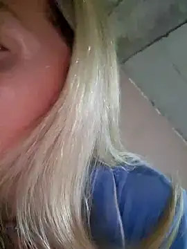 Miss    Mia  online show from October 12, 9:21 am