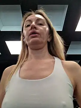 Miss    Mia  online show from March 11, 11:59 am