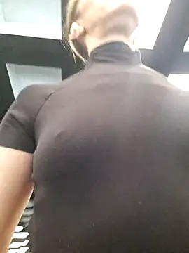 Miss    Mia  online show from March 7, 9:27 am