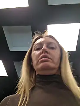 Miss    Mia  online show from November 25, 9:42 am