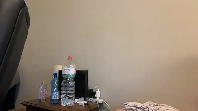 Snapshot of Dulce_latingirl chatting on June 18, 2:22 pm Dulce latingirl online show from June 18, 2:22 pm