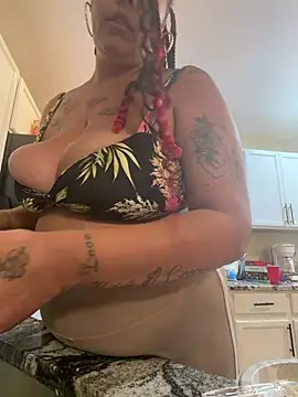 Exotickittykatt online show from June 21, 3:34 am
