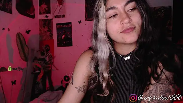 Snapshot of abril666 chatting on December 3, 1:14 am abril666 online show from December 3, 1:14 am