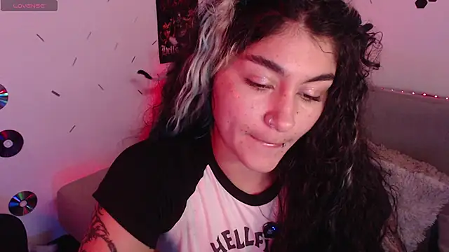 Snapshot of abril666 chatting on October 22, 3:22 pm abril666 online show from October 22, 3:22 pm