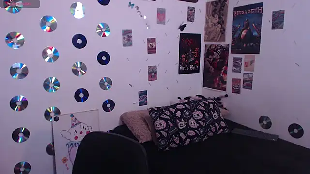 Snapshot of abril666 chatting on December 15, 2:45 pm abril666 online show from December 15, 2:45 pm