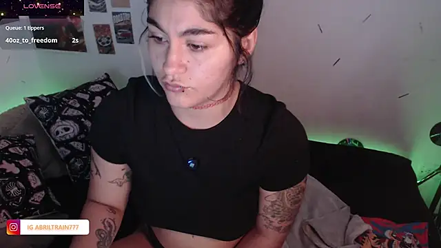 Snapshot of abril666 chatting on November 19, 4:07 pm abril666 online show from November 19, 4:07 pm