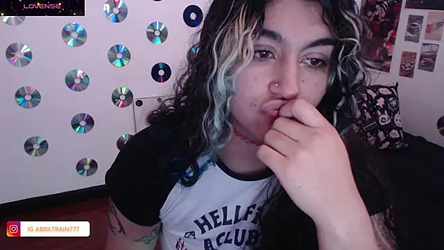 Snapshot of abril666 chatting on November 12, 4:55 pm abril666 online show from November 12, 4:55 pm