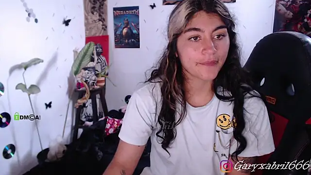 Snapshot of abril666 chatting on December 5, 6:17 pm abril666 online show from December 5, 6:17 pm