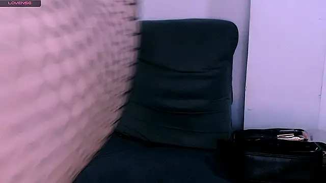 sofi-rojas1 online show from March 28, 7:15 pm