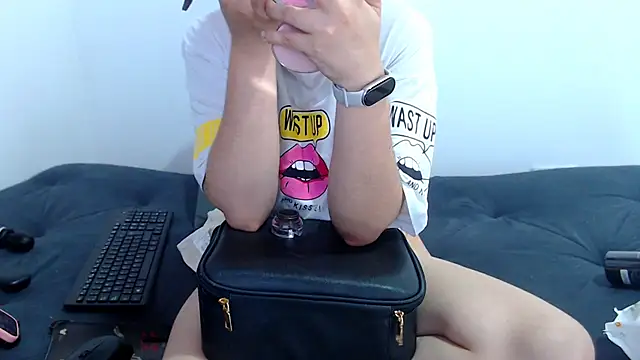 sofi-rojas1 online show from November 5, 12:36 am