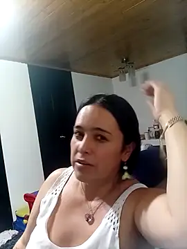 MagicStephany  online show from February 5, 1:45 am