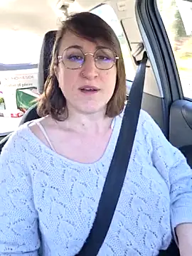 minierose online show from March 4, 9:50 am