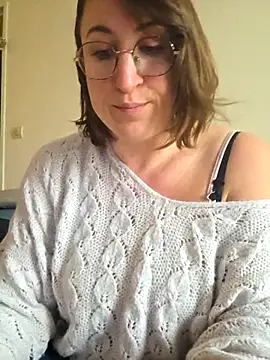 minierose online show from February 15, 12:04 pm