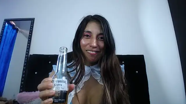 sweet skylove  online show from April 5, 9:10 pm