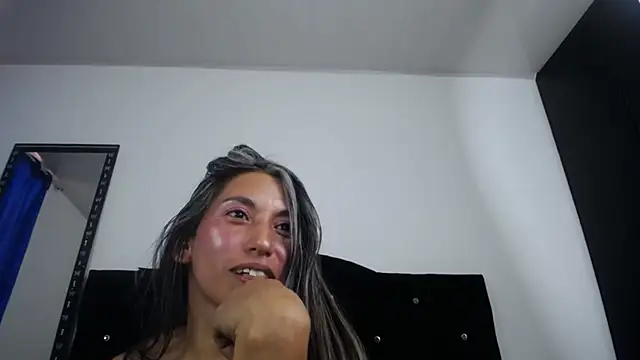 sweet skylove  online show from April 17, 9:17 pm