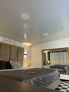 GiselOrtiz online show from November 11, 10:43 am