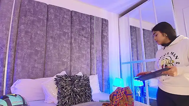 GiselOrtiz online show from March 6, 11:27 am