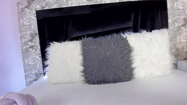 Maylin Garcia online show from October 17, 7:15 pm