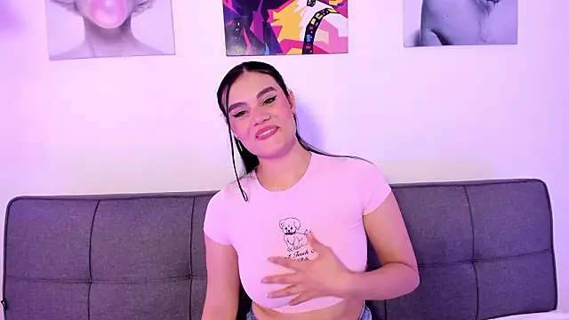 Maylin Garcia online show from March 24, 8:09 pm