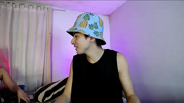 Pinkandyellowpokemon online show from December 23, 4:23 am