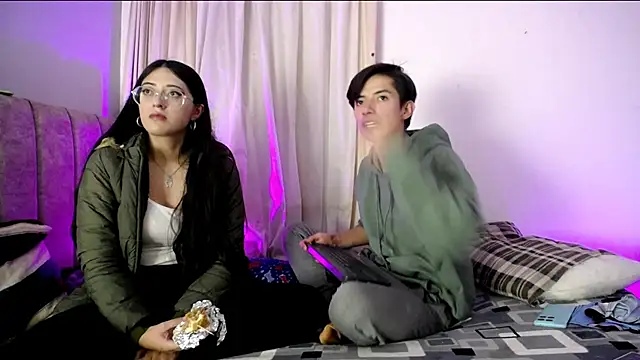 Pinkandyellowpokemon online show from December 19, 4:38 am