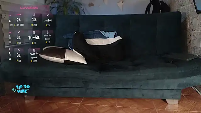 Snapshot of rogert_xx chatting on January 10, 2:46 am rogert xx online show from January 10, 2:46 am