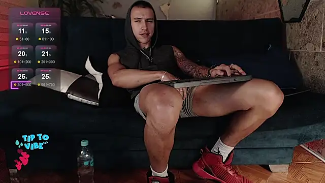 Snapshot of rogert_xx chatting on February 21, 5:35 am rogert xx online show from February 21, 5:35 am