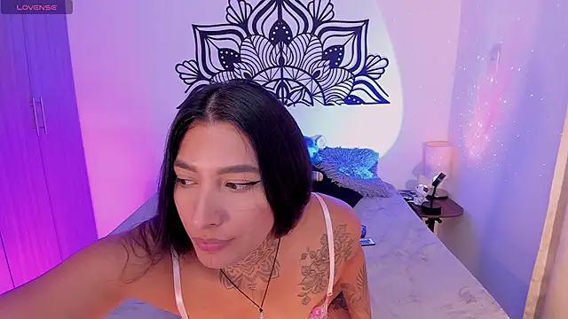 Snapshot of LouaneBourVip chatting on May 22, 9:46 pm LouaneBourVip online show from May 22, 9:46 pm