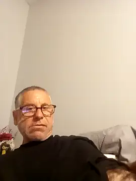 Pcsammy73 online show from March 6, 5:08 pm