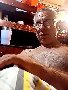 Snapshot of Pcsammy73 chatting on October 22, 9:53 am Pcsammy73 online show from October 22, 9:53 am