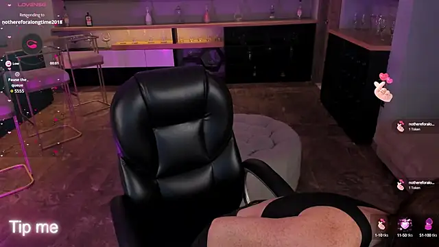 CorinneRusso online show from October 15, 5:39 am