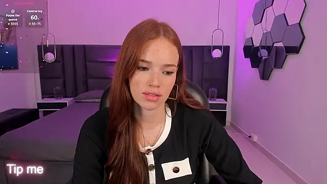 CorinneRusso online show from February 7, 7:11 pm