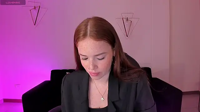 CorinneRusso online show from June 1, 12:49 pm