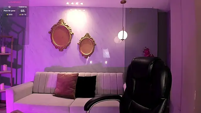 CorinneRusso online show from May 13, 7:43 pm