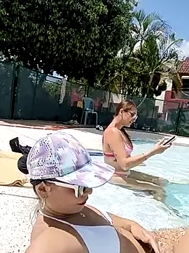 Snapshot of _joanne_and_oliver_ chatting on November 12, 5:28 pm joanne and oliver online show from November 12, 5:28 pm