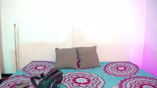 Snapshot of _joanne_and_oliver_ chatting on December 14, 3:39 pm joanne and oliver online show from December 14, 3:39 pm