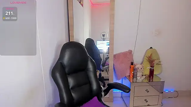 hellensexy online show from December 18, 9:51 pm