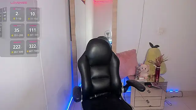 Snapshot of hellensexy chatting on September 18, 11:08 pm hellensexy online show from September 18, 11:08 pm