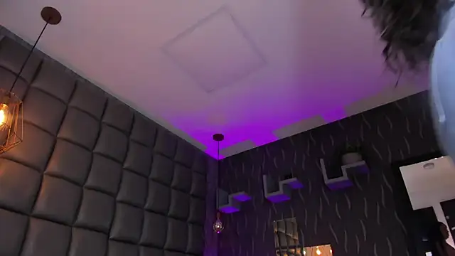 megan woll online show from November 19, 8:42 pm