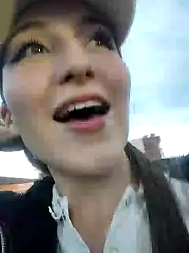 Snapshot of _Lalaa chatting on December 22, 10:25 pm Lalaa online show from December 22, 10:25 pm