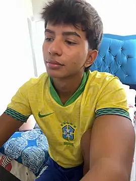 Snapshot of Leonarrrd_01 chatting on October 23, 7:56 pm Leonarrrd 01 online show from October 23, 7:56 pm