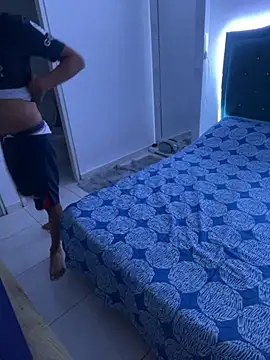 Snapshot of Leonarrrd_01 chatting on March 13, 2:16 am Leonarrrd 01 online show from March 13, 2:16 am