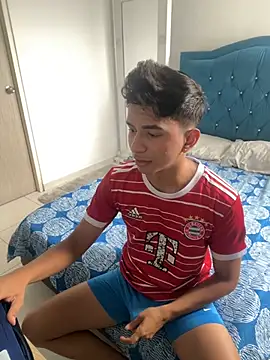 Snapshot of Leonarrrd_01 chatting on March 14, 7:55 pm Leonarrrd 01 online show from March 14, 7:55 pm