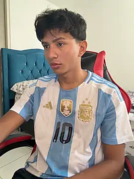 Leonarrrd 01 online show from April 8, 9:16 pm