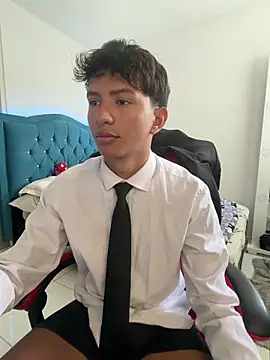 Leonarrrd 01 online show from March 1, 9:15 pm