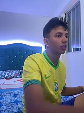 Snapshot of Leonarrrd_01 chatting on March 5, 3:51 am Leonarrrd 01 online show from March 5, 3:51 am